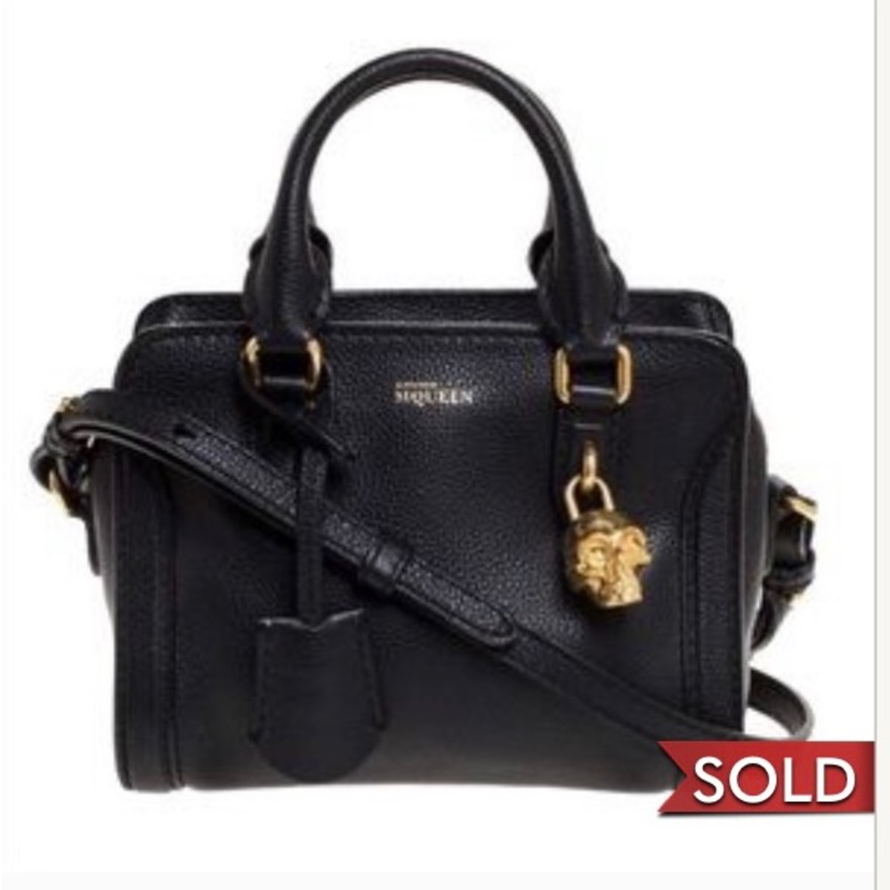 Authentic ALEXANDER MCQUEEN Black
Mini Skull Padlock Satchel